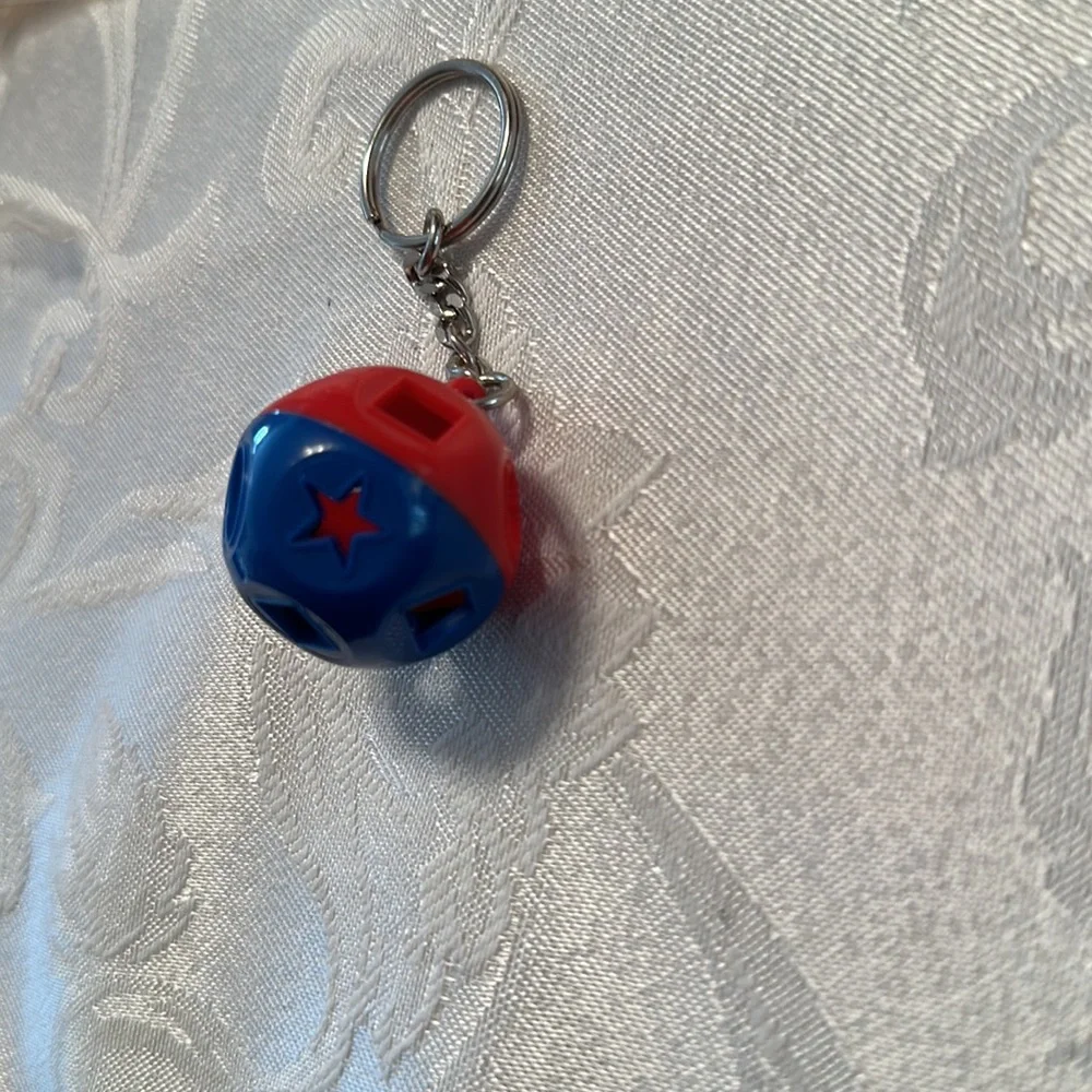 Tupperware Keychain - Picture 2 of 3